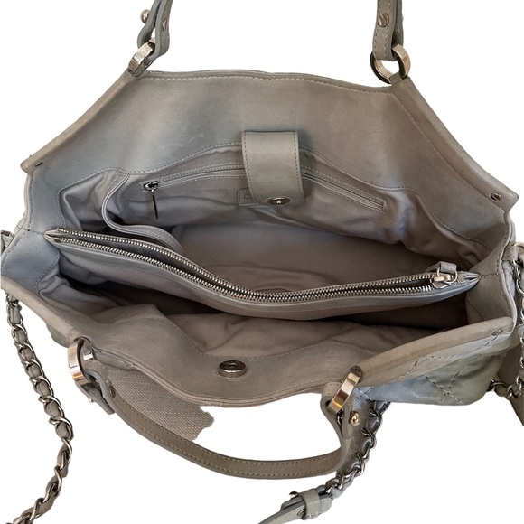 (SOLD) Authenticated Vintage Chanel Grey CC Logo Tote/Crossbody Bag - Picture 6 of 16